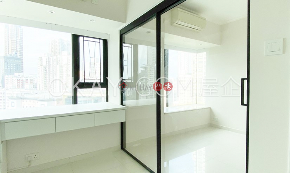 HK$ 25,000/ month University Heights Block 2, Western District Charming 2 bedroom in Pokfulam | Rental