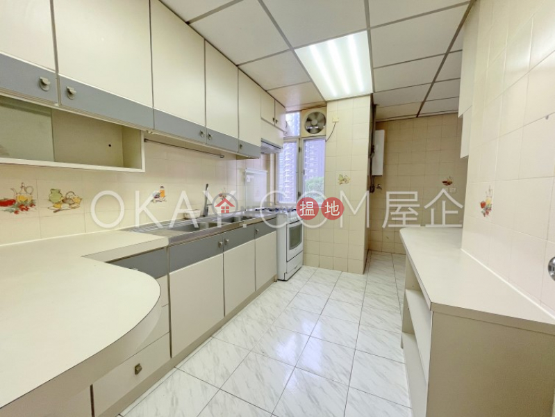Rare 3 bedroom with balcony | Rental, Bayview Mansion 樂觀大廈 Rental Listings | Central District (OKAY-R36954)
