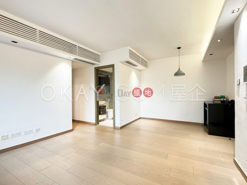 Unique 2 bedroom on high floor with balcony | For Sale | Centre Point 尚賢居 Sales Listings