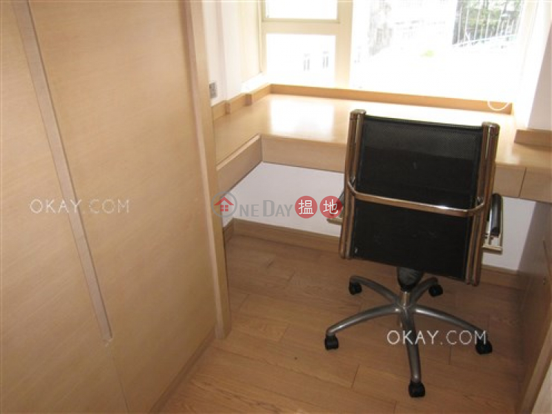 Lovely 3 bedroom with balcony | Rental, 108 Hollywood Road | Central District | Hong Kong | Rental | HK$ 40,000/ month