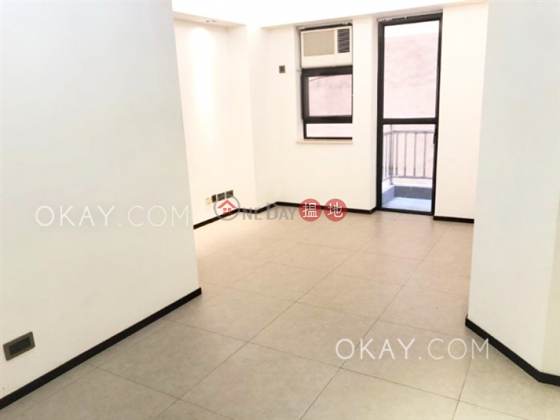 Charming 3 bedroom with balcony | Rental, Great George Building 華登大廈 Rental Listings | Wan Chai District (OKAY-R293535)
