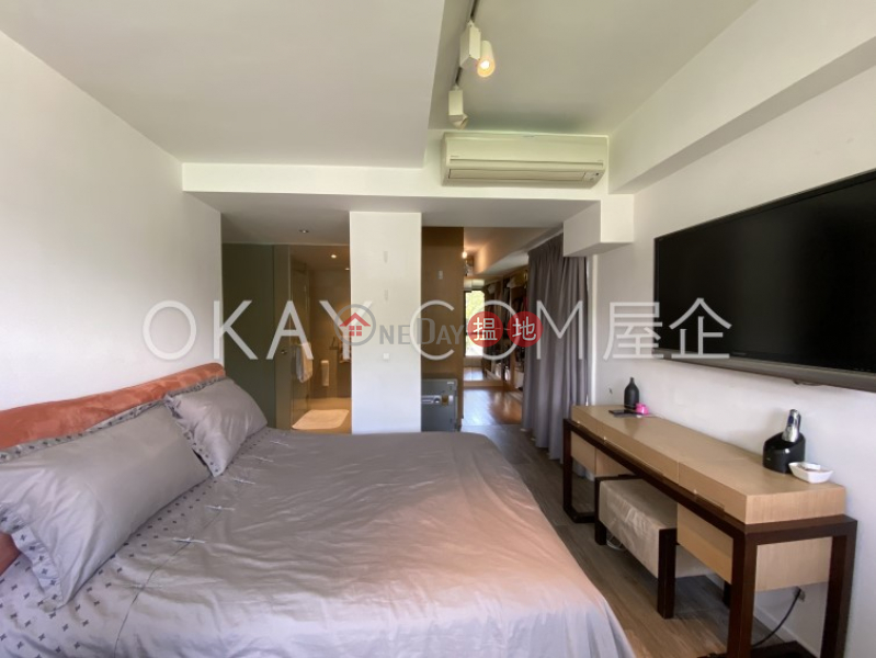 HK$ 24M, Aqua 33 Western District Popular 2 bedroom with parking | For Sale