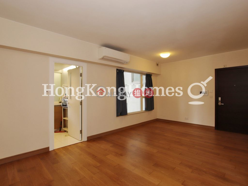 3 Bedroom Family Unit for Rent at Centrestage | Centrestage 聚賢居 Rental Listings