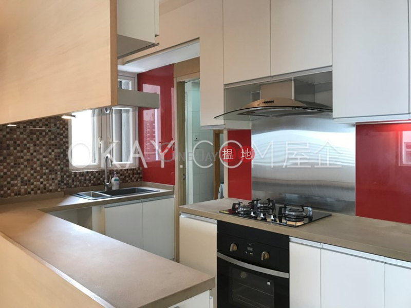 HK$ 1,600萬永富苑灣仔區-3房2廁,極高層,連租約發售,連車位永富苑出售單位