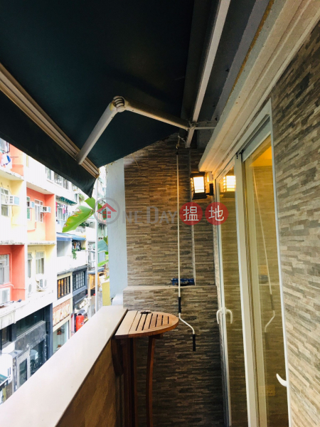 Gough Street | 2/F Walk Up Building | 1BR | Net 300 + Balcony 50\'24-26歌賦街 | 中區|香港|出租HK$ 16,500/ 月