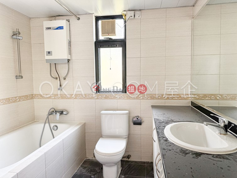HK$ 35,000/ month, Floral Villas, Sai Kung, Tasteful house with sea views, balcony | Rental