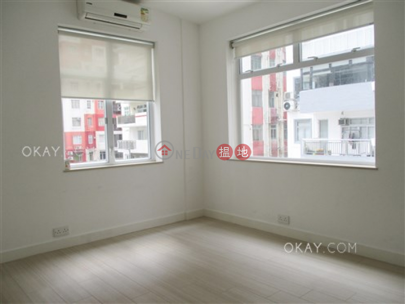 Efficient 2 bedroom with balcony | Rental | Newtown Mansion 新唐大廈 Rental Listings