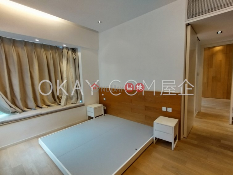 Unique 3 bedroom with balcony & parking | Rental | ONE BEACON HILL PHASE1 畢架山一號1期 Rental Listings
