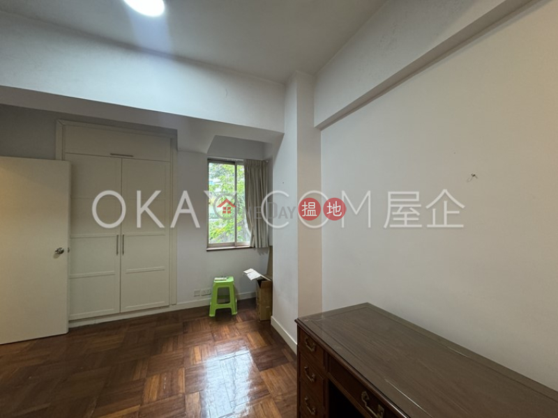 Rare 3 bedroom with balcony & parking | For Sale | United Mansion 騰黃閣 Sales Listings