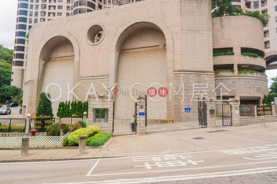 Nicely kept 2 bedroom with balcony & parking | Rental | Pacific View 浪琴園 Rental Listings
