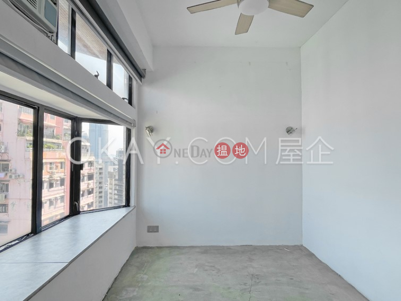 Generous 2 bed on high floor with harbour views | For Sale | Sussex Court 海雅閣 Sales Listings