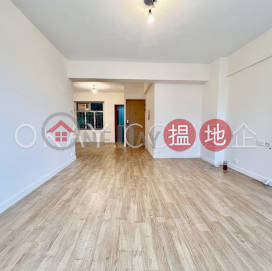 Unique 3 bedroom with balcony & parking | Rental | Park Garden 柏園 _0