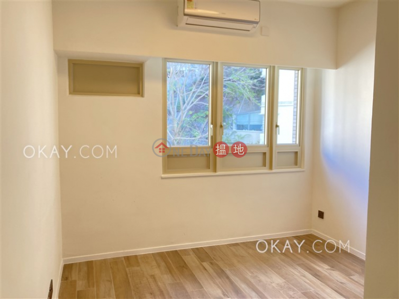 Elegant 2 bedroom in Mid-levels Central | Rental | St. Joan Court 勝宗大廈 Rental Listings
