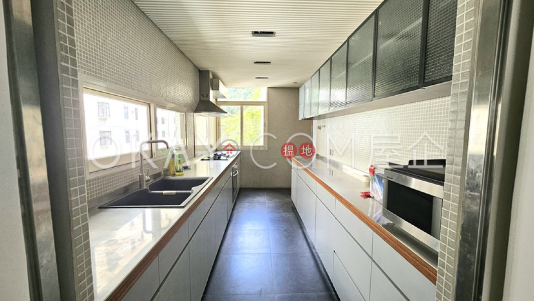 Gorgeous 3 bedroom with parking | Rental, Amber Garden 安碧苑 Rental Listings | Wan Chai District (OKAY-R28039)