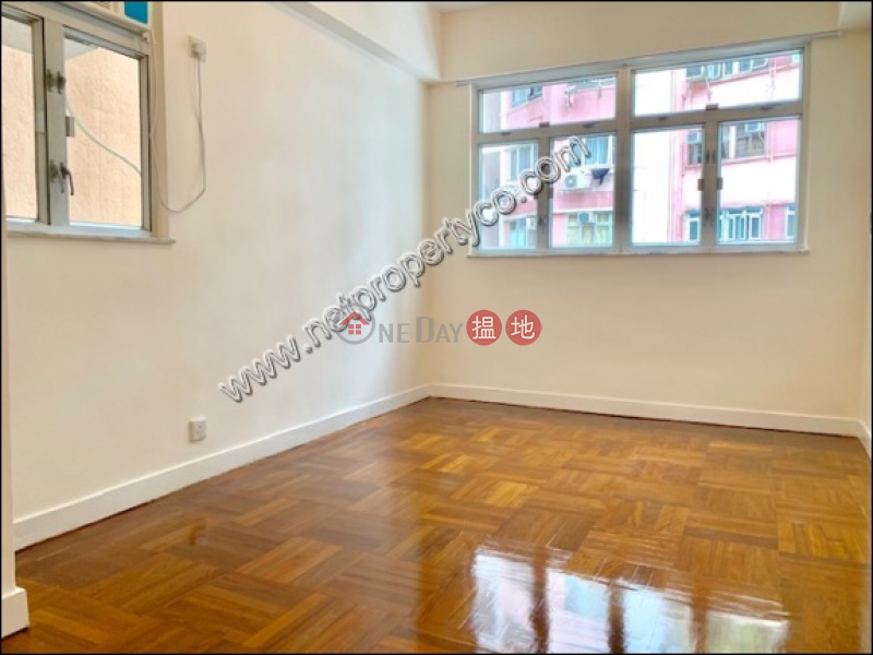 HK$ 22,000/ month, Caravan Court, Central District A very spacious 2-bedroom unit located at Mid-level