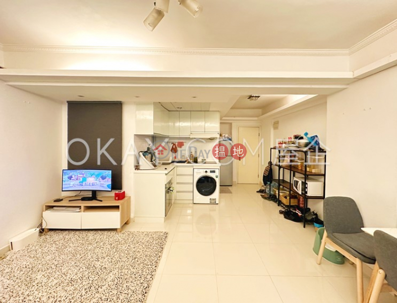 Property Search Hong Kong | OneDay | Residential, Sales Listings | Tasteful 2 bedroom in Sheung Wan | For Sale