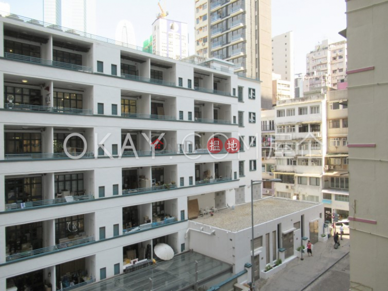 Nicely kept 2 bedroom with balcony | Rental | Centre Point 尚賢居 Rental Listings