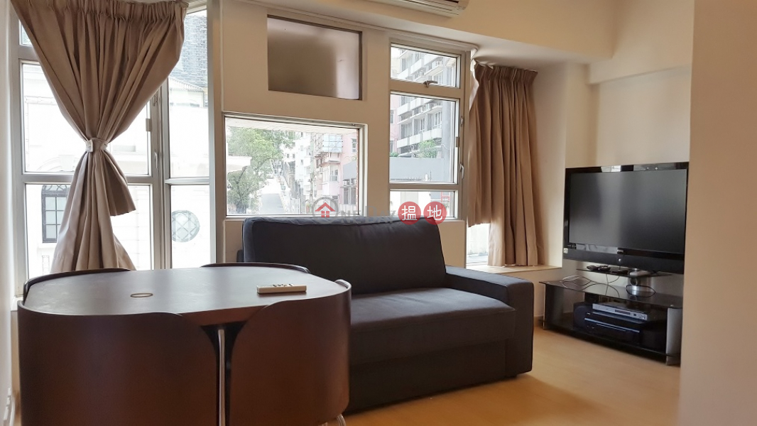special unit with flat roof, and next the Escalator | Amber Lodge 金珀苑 Rental Listings