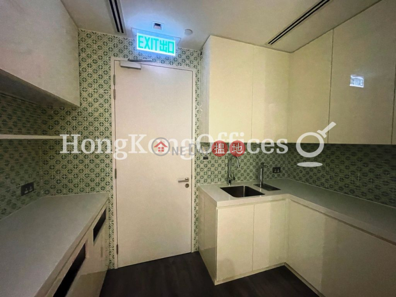 HK$ 116,440/ month The Centrium , Central District | Office Unit for Rent at The Centrium