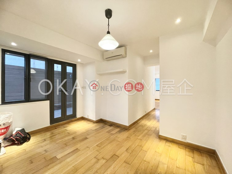 Elegant 2 bedroom with terrace | Rental, Chun Hing Mansion 珍慶樓 Rental Listings | Wan Chai District (OKAY-R288310)