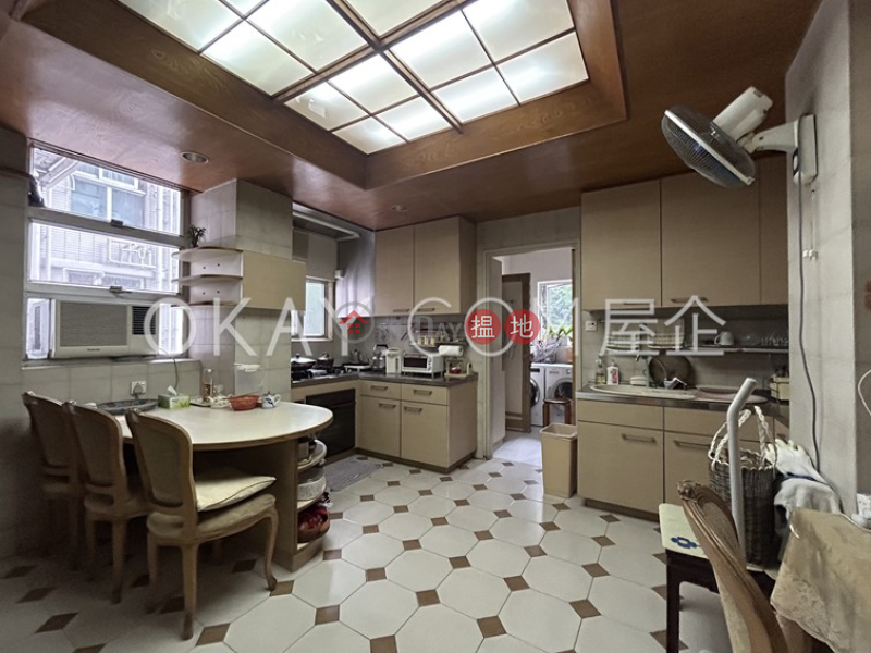 Rare 3 bedroom with balcony & parking | For Sale | Woodland Heights 怡園 Sales Listings