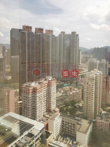 HK$ 18,000/ month New Tech Plaza Wong Tai Sin District 靚裝，開揚，內廁