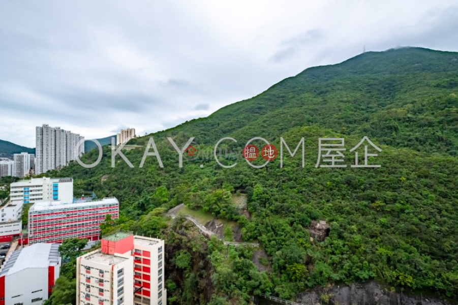 HK$ 25M, Block 3 New Jade Garden, Chai Wan District, Tasteful 3 bedroom on high floor with balcony | For Sale