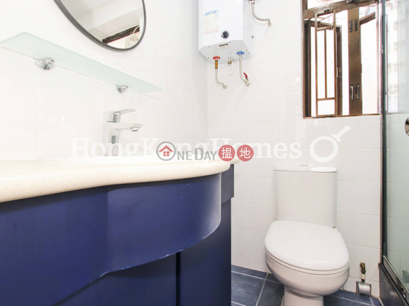 3 Bedroom Family Unit for Rent at Wai On House 39-43 Water Street | Western District Hong Kong, Rental, HK$ 25,800/ month