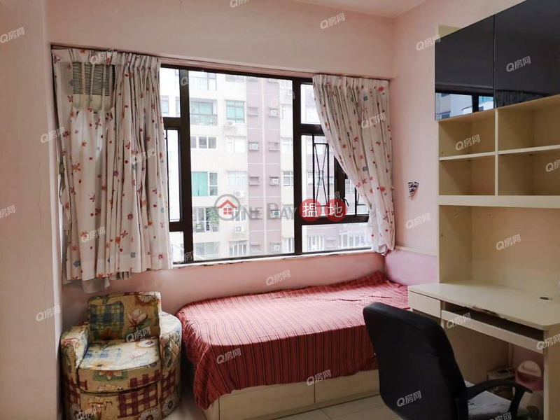 Property Search Hong Kong | OneDay | Residential | Rental Listings | Golden Fair Mansion | 3 bedroom Mid Floor Flat for Rent
