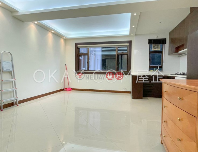 Unique 2 bedroom with parking | Rental, Shan Kwong Tower 山光苑 Rental Listings | Wan Chai District (OKAY-R103272)