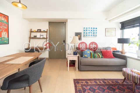 Nicely kept 2 bedroom on high floor with balcony | Rental | Centre Point 尚賢居 _0