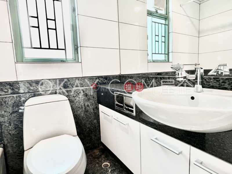 HK$ 33,000/ month Royal Court Wan Chai District | Elegant 3 bedroom in Wan Chai | Rental