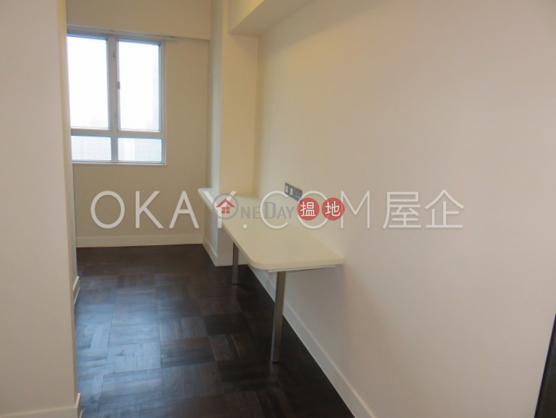 HK$ 38,000/ month | Realty Gardens, Western District | Stylish 1 bedroom in Mid-levels West | Rental