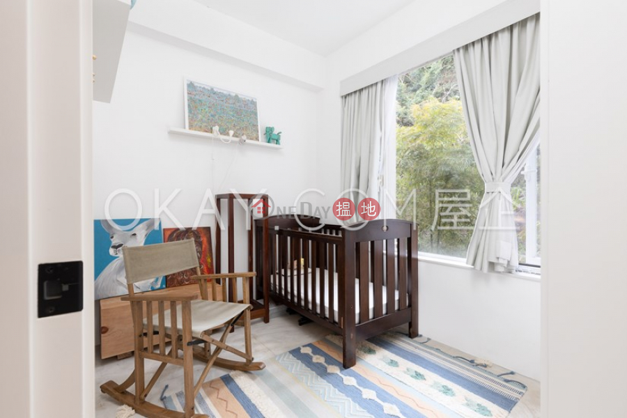 HK$ 19.9M 31-33 Village Terrace Wan Chai District Elegant 2 bedroom with balcony & parking | For Sale