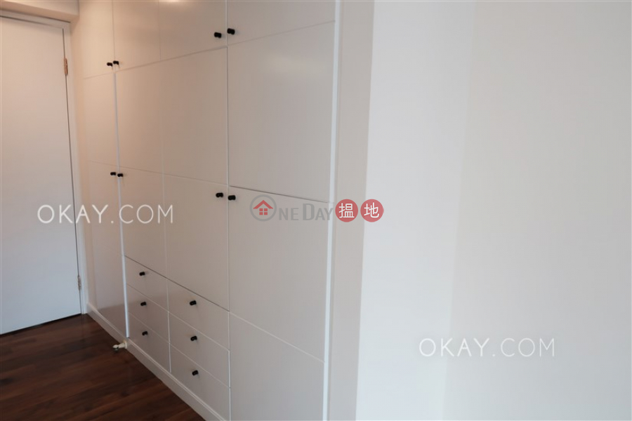 HK$ 88,000/ month, Dynasty Court Central District | Gorgeous 3 bedroom with balcony & parking | Rental