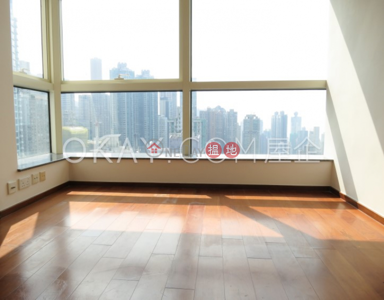HK$ 55,000/ month, Centrestage, Central District | Tasteful 3 bedroom on high floor with balcony | Rental