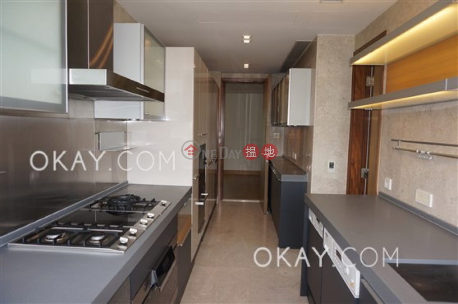 Property Search Hong Kong | OneDay | Residential Sales Listings | Exquisite 3 bedroom on high floor with parking | For Sale