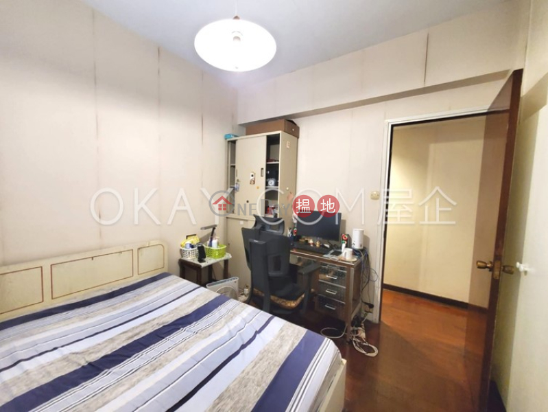 HK$ 14M | Silver Fair Mansion | Wan Chai District Rare 3 bedroom with balcony | For Sale