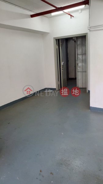HK$ 7,800/ month Tak Lee Industrial Centre | Tuen Mun Suitable for warehouse office buildings