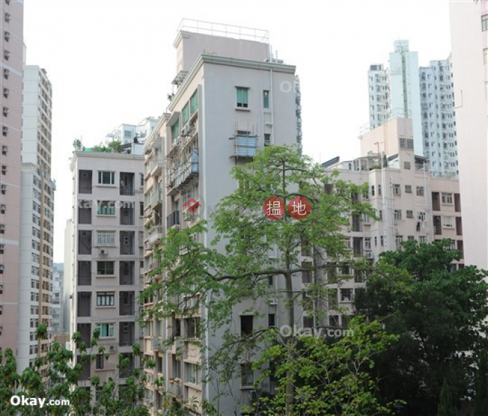 Charming 3 bedroom with parking | For Sale | Greenview Gardens 景翠園 Sales Listings