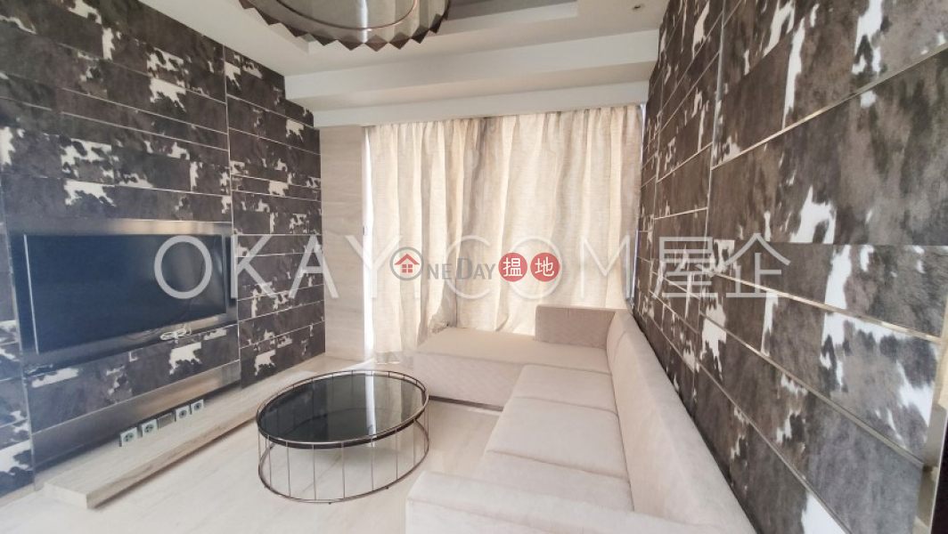 Lovely 3 bedroom on high floor with balcony & parking | Rental | Block 1 The Grandeur 龍苑 1座 Rental Listings