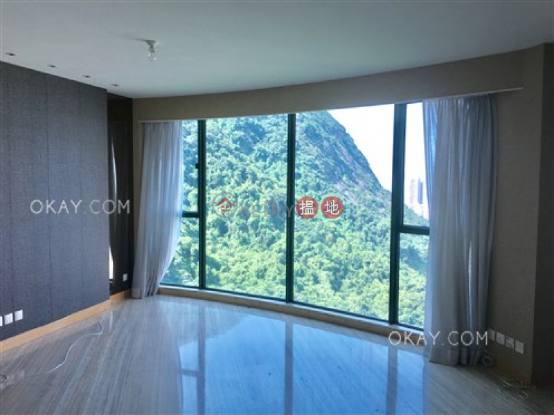 HK$ 70,400/ month, Hillsborough Court | Central District, Rare 3 bedroom on high floor with parking | Rental