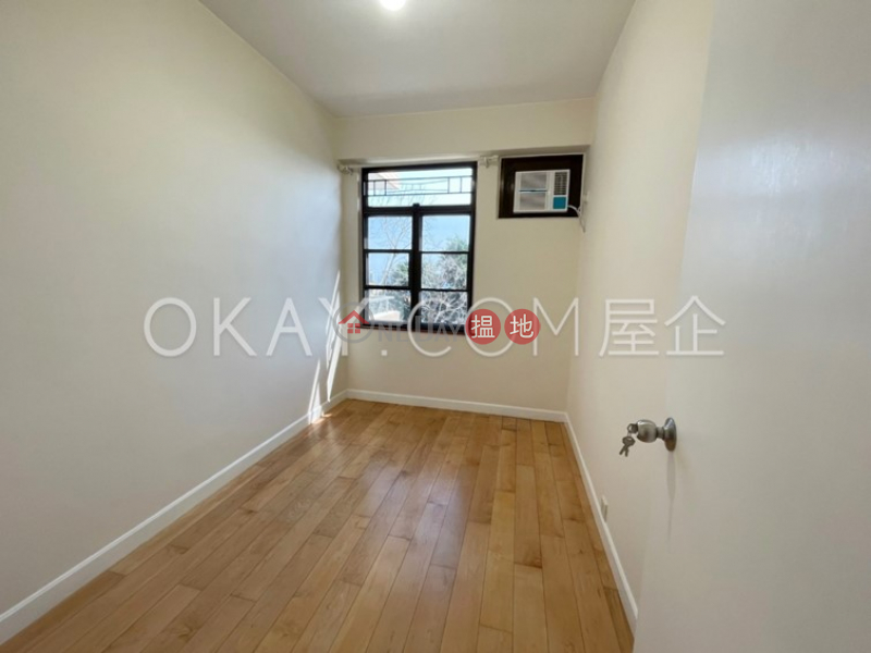 HK$ 31,800/ month CHI FU FA YUEN-YAR CHEE VILLAS - BLOCK L3 Western District Lovely 3 bedroom with balcony | Rental