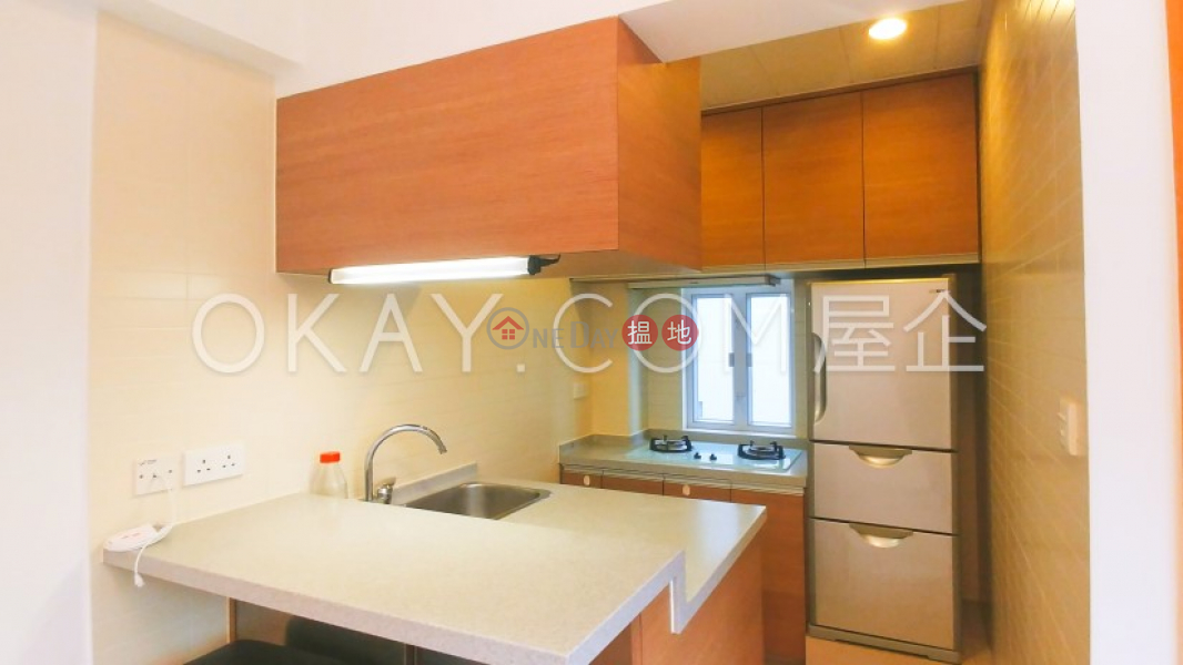 Generous 2 bedroom on high floor | Rental | Kar Yau Building 嘉佑大廈 Rental Listings