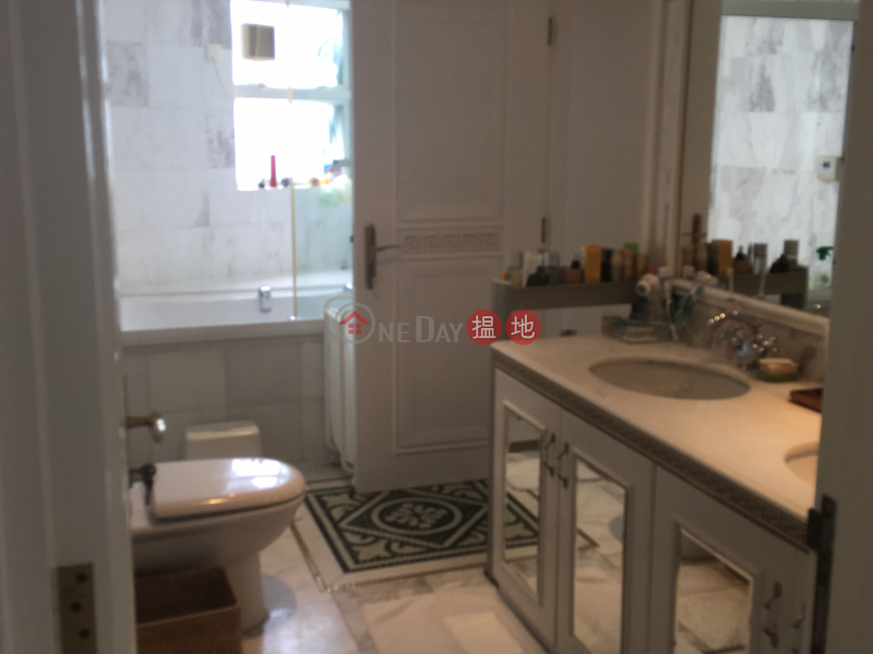 3 Bedroom Family Flat for Rent in Pok Fu Lam, 216 Victoria Road | Western District, Hong Kong Rental HK$ 100,000/ month