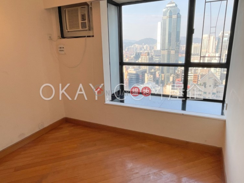 Nicely kept 3 bedroom in Mid-levels West | For Sale, 10 Robinson Road | Western District | Hong Kong, Sales | HK$ 22M