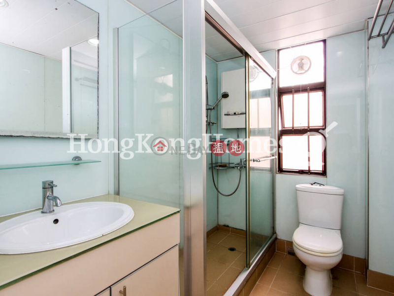 3 Bedroom Family Unit for Rent at Wing Cheung Court | Wing Cheung Court 穎章大廈 Rental Listings