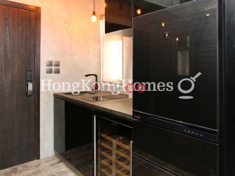 HK$ 21,000/ month 19 Tai Ping Shan Street, Central District | Studio Unit for Rent at 19 Tai Ping Shan Street