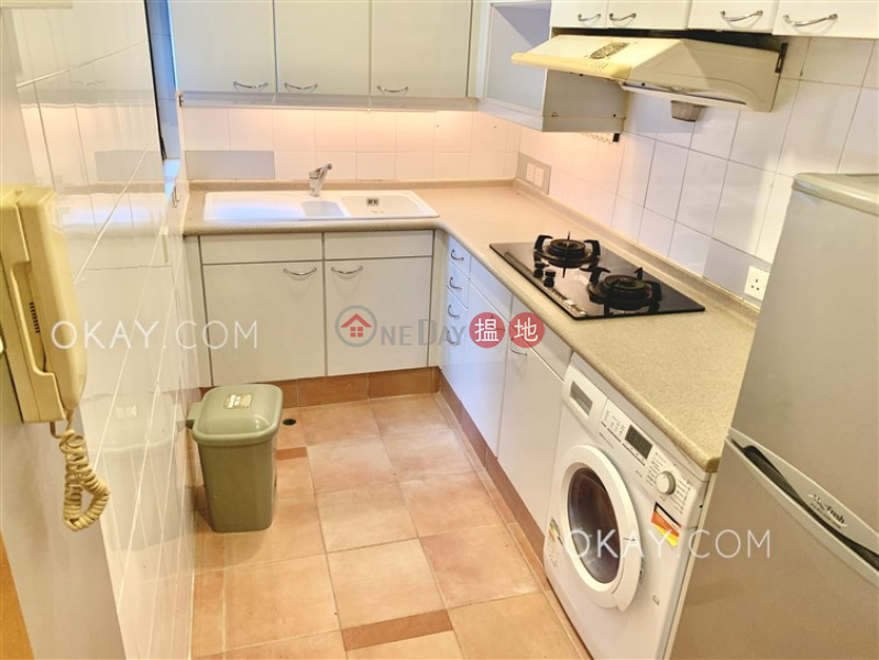 HK$ 13.25M, Valiant Park Western District Stylish 2 bedroom on high floor with parking | For Sale