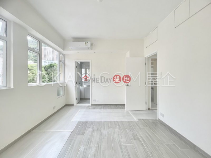 Gorgeous 3 bedroom with balcony & parking | Rental | Waiga Mansion 維基樓 Rental Listings